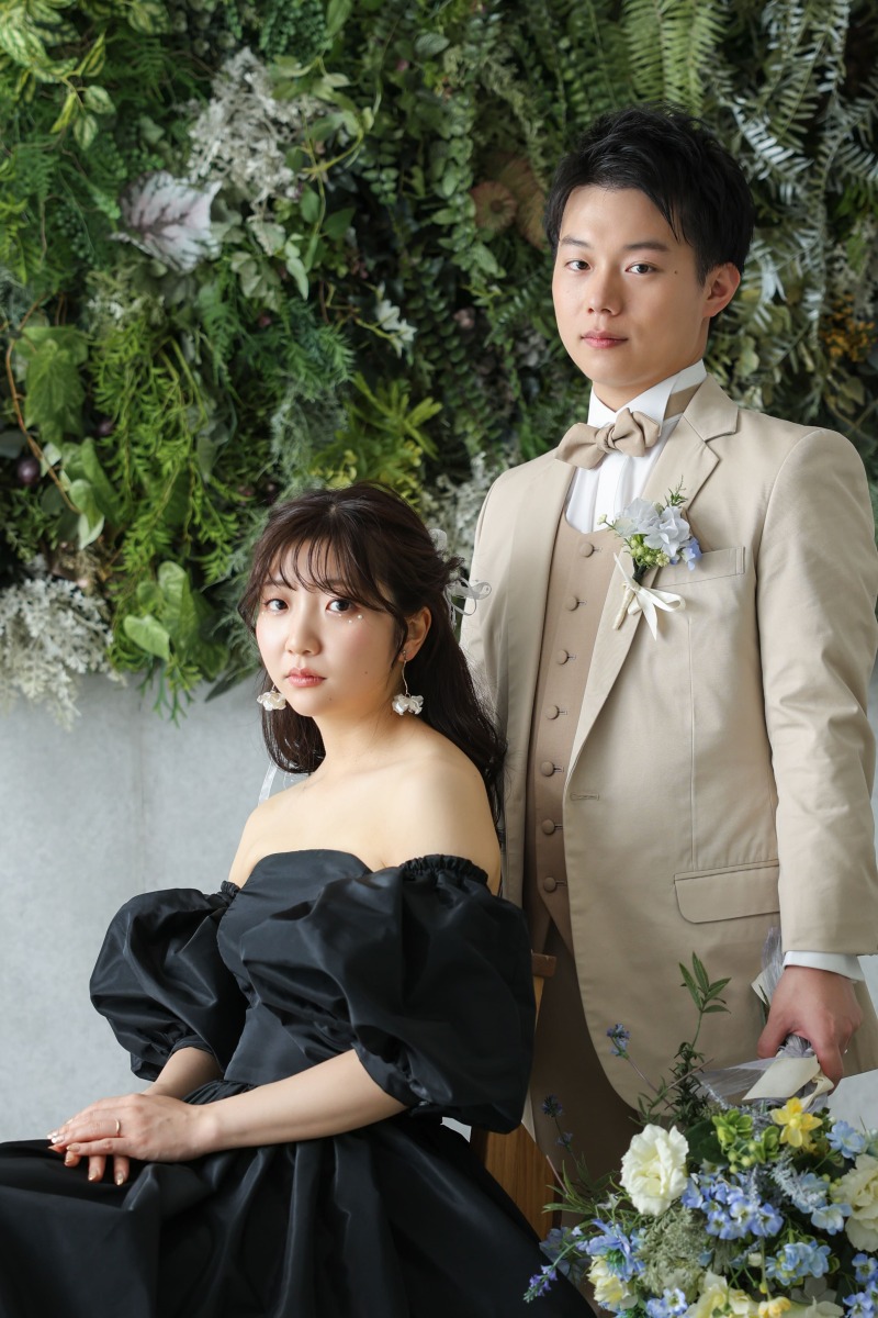 カラードレスでクールに