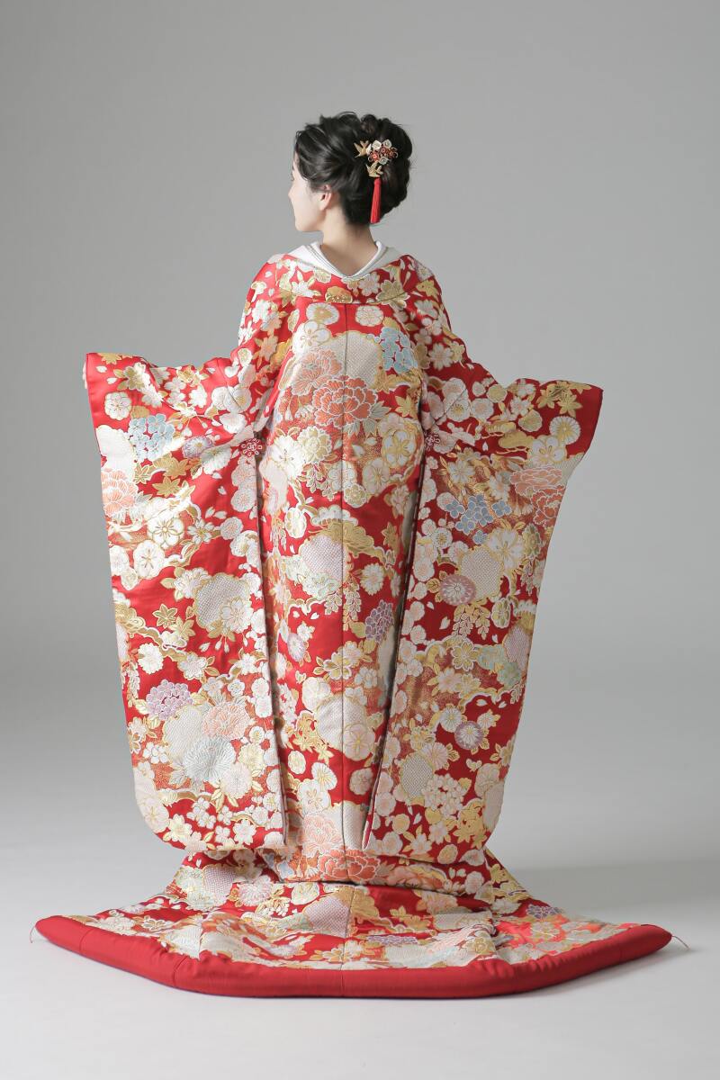 職人さんのこだわりのあるお衣装を。