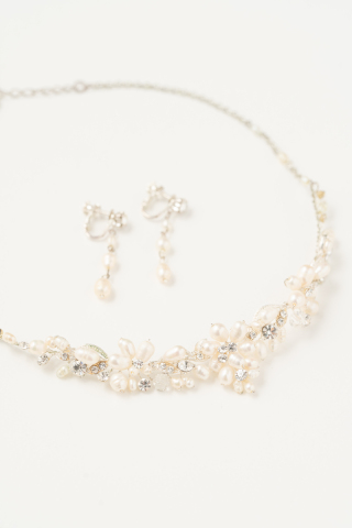 ネックレス・イヤリング