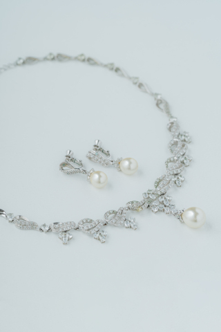 ネックレス・イヤリング