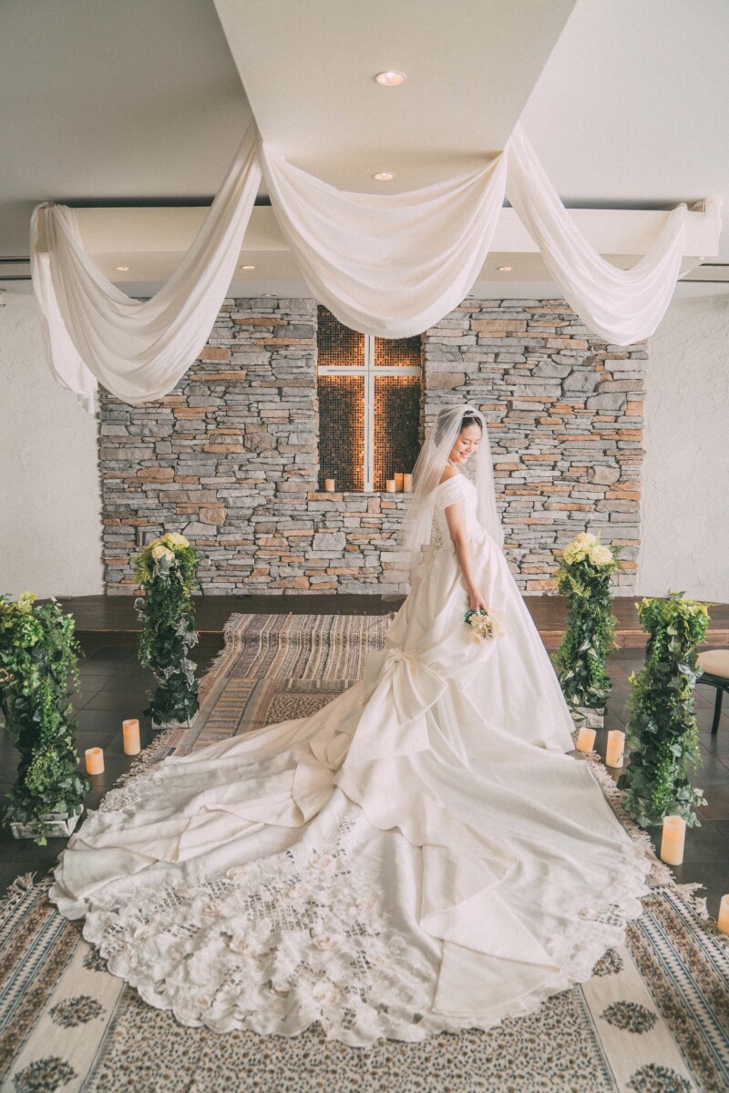 ドレスの特徴を活かした全身ショット