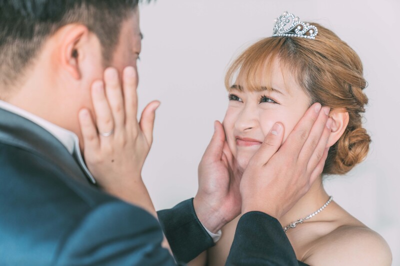 見つめ合うおふたり