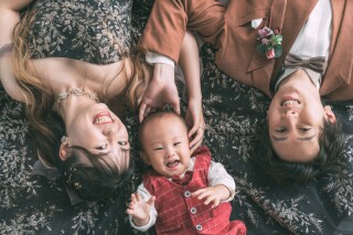 キラキラドレスでファミリーウェディング