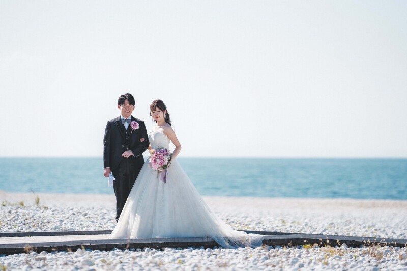 ロケーションフォト②〜洋装×ビーチ〜