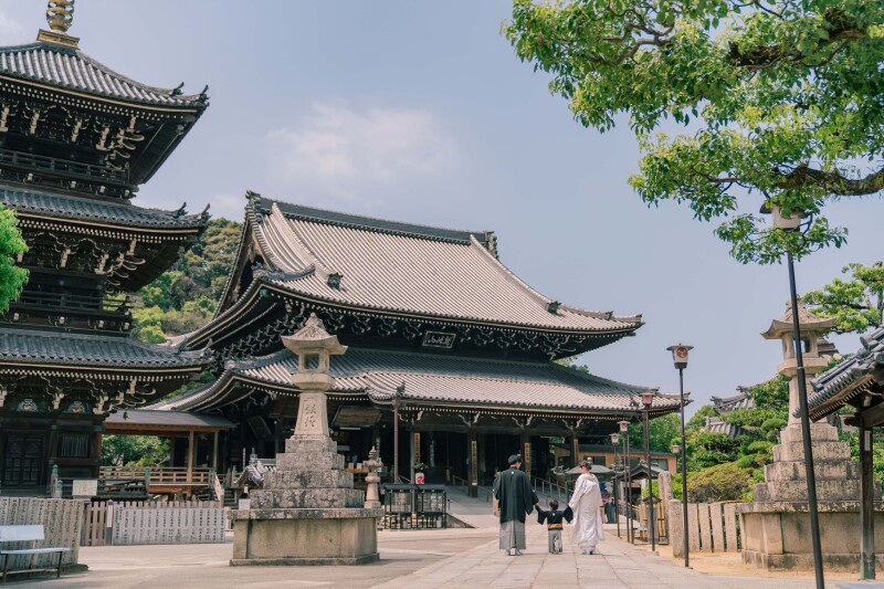 本堂に向かいます