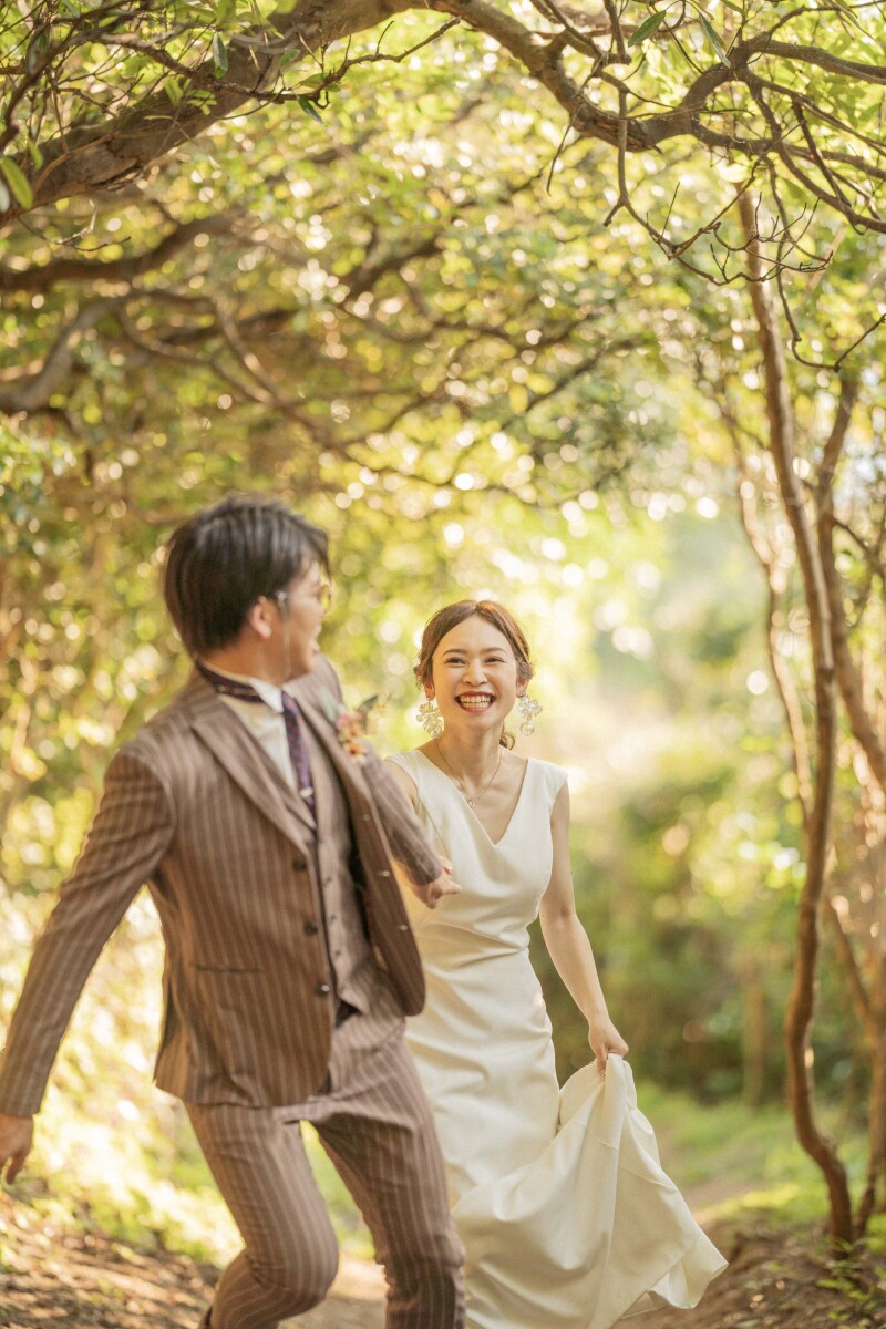 洋装での撮影は宮崎の鼻