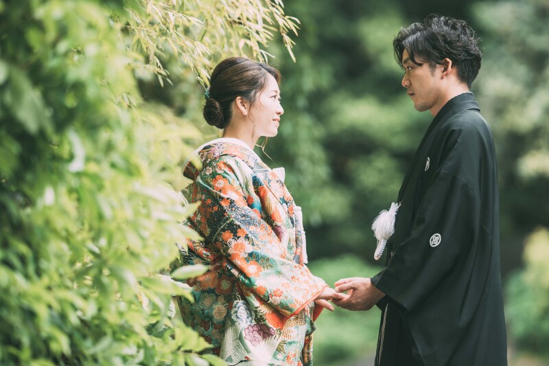 厳かな空気の中、誓い合って