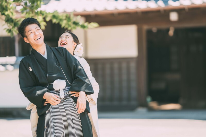 和装で寺院に〜リラックスフォト