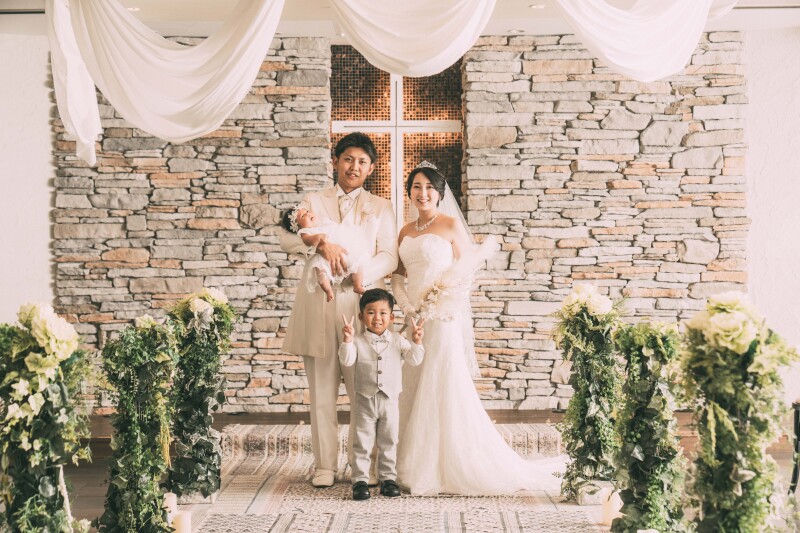 チャペルで家族写真✷