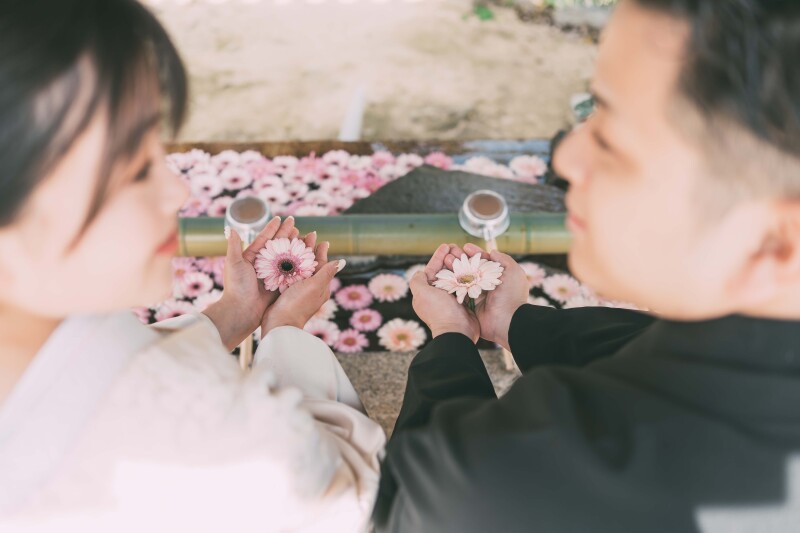 色鮮やかな花手水