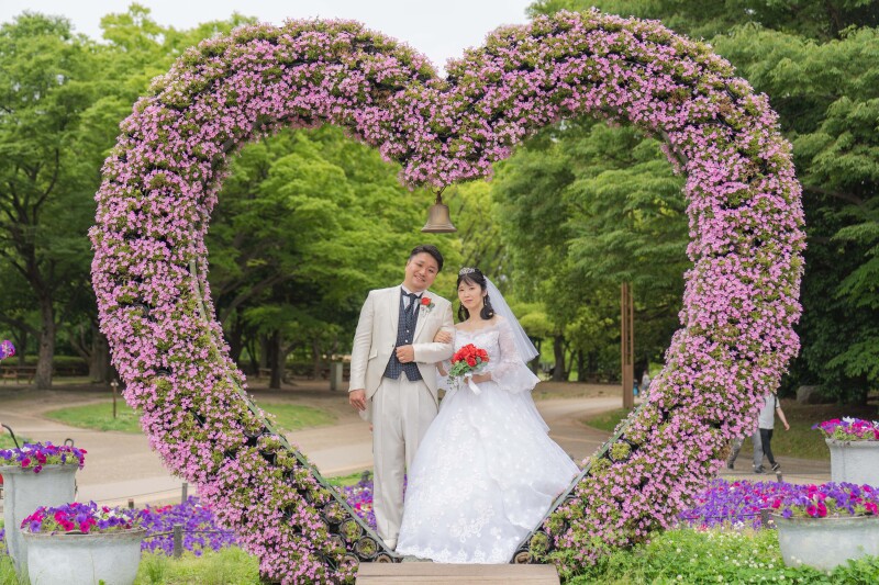 大きなハートに囲まれて