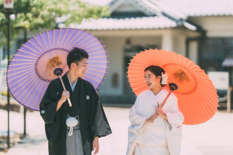 番傘をもってお散歩デート風に