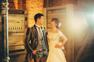 Studio photo × Location photo