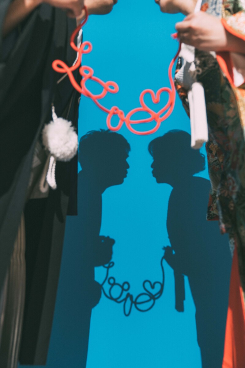 おふたりをつなぐ赤い色