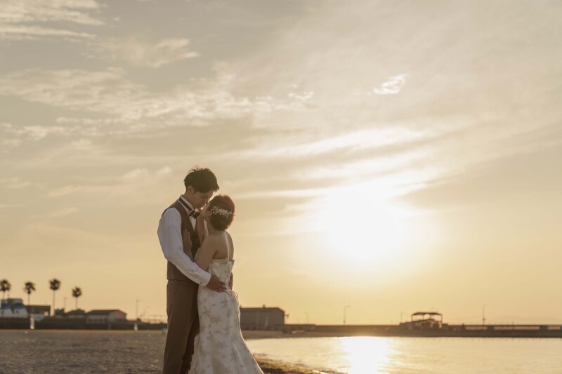 海をバックにロマンチックなショット