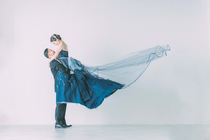 ドラマティックな抱っこショット♡