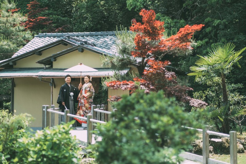 景色に溶け込むおふたり