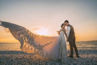 夕焼けのビーチでの撮影 無料