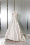 ウェディングドレス【MMM0122(OW)】