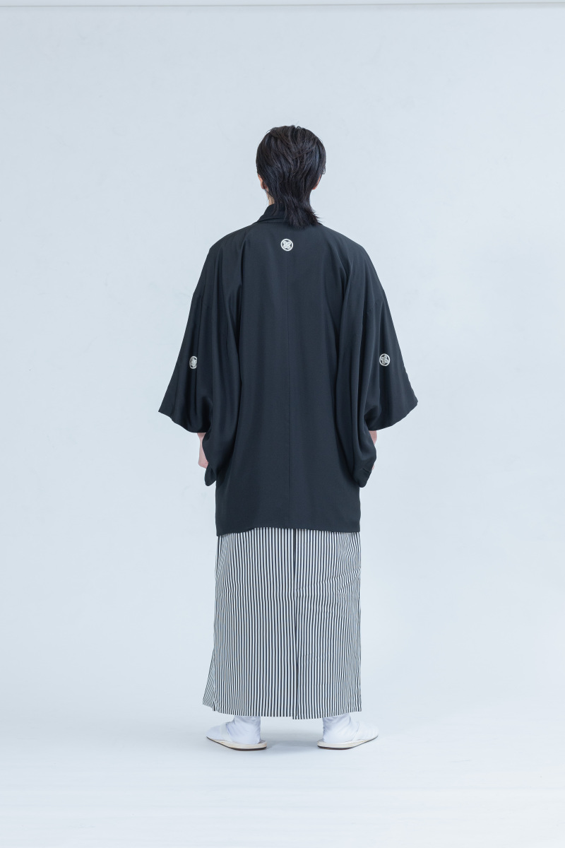 黒紋服
