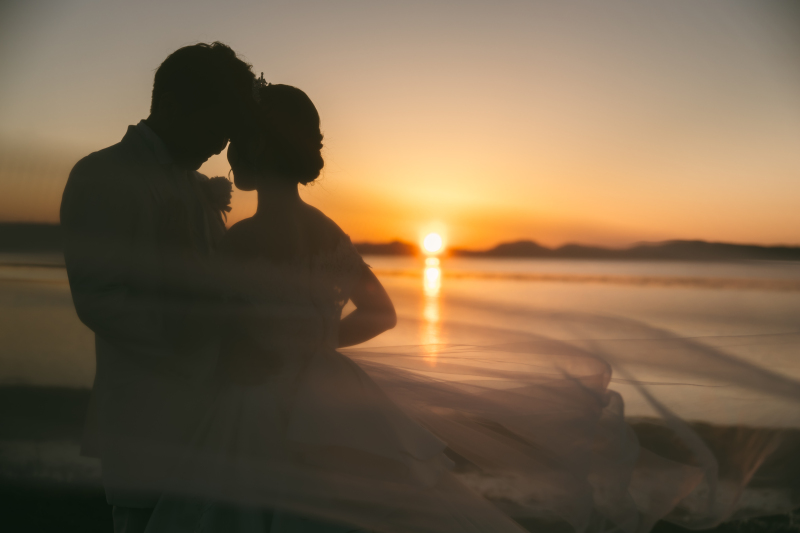 オレンジ色の海で誓う未来