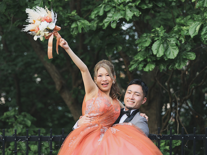 カラードレスの色が映える＊自然でさしい存在感