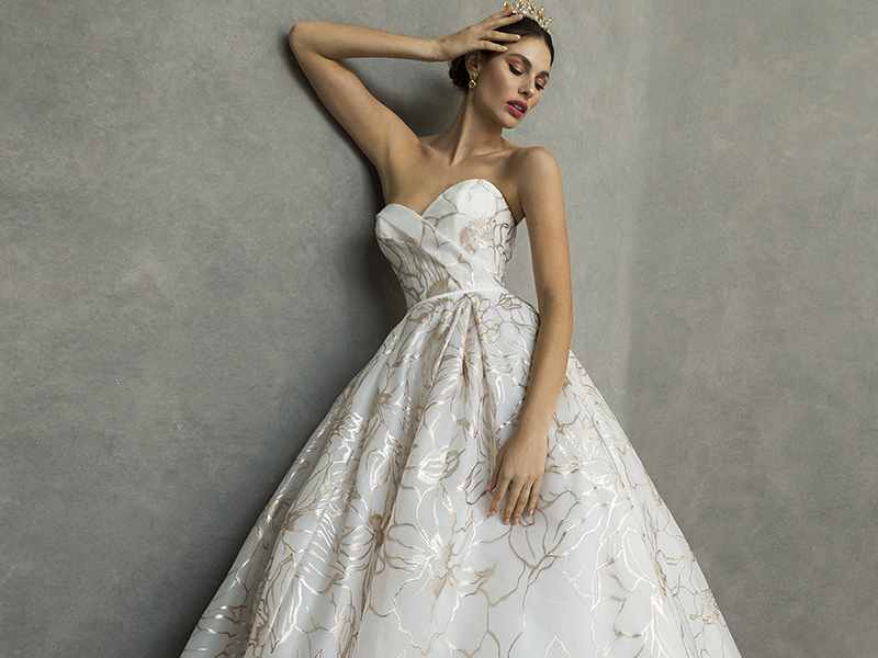 写真映えを美しく叶える上質なシルエット