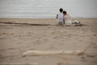 DESTINA　photo wedding_【海デート】ふたりの自然体フォトが人気*