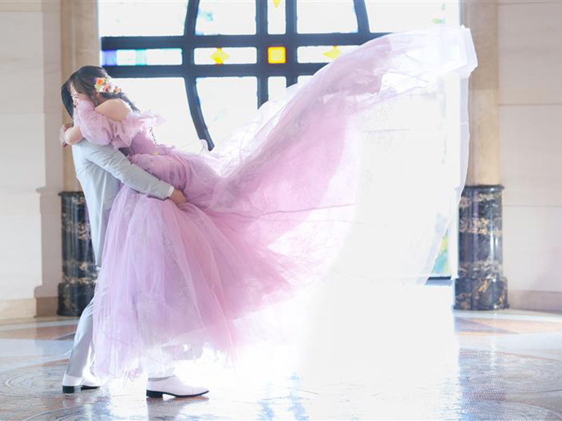 ハグしたときの自然な可愛らしさが印象的で、この日のやわらかい空気ごと写したくなった一枚！