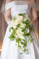 【生花キャスケードブーケ①