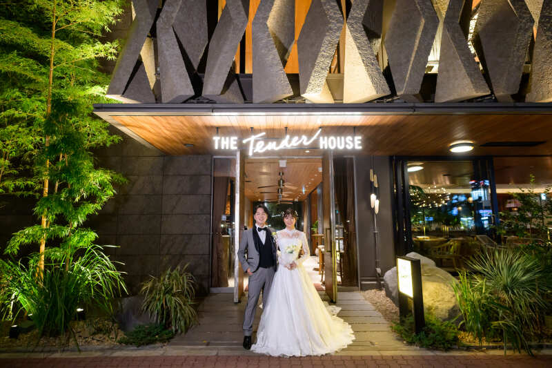 夜に浮かぶ、モダンな輝き