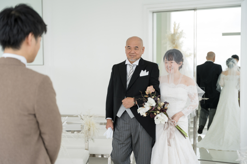 バージンロードを歩む姿