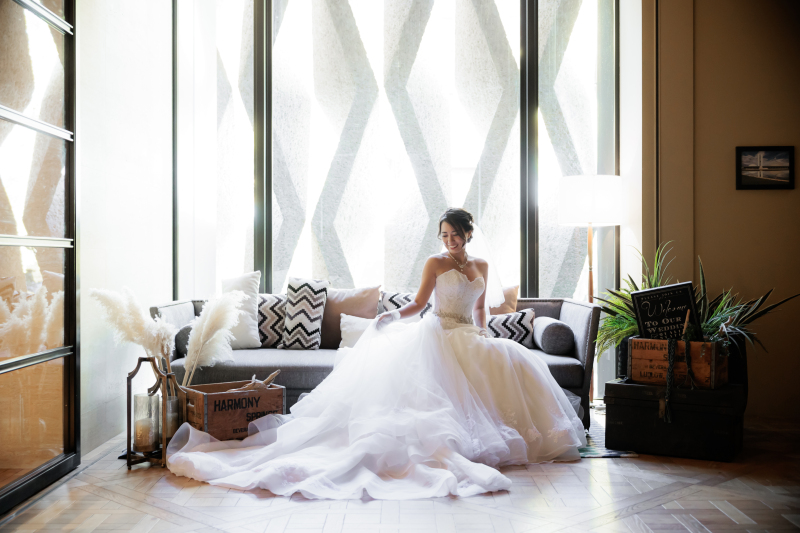 光と影が織りなすモダンな一枚