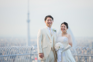 洋装×ロケーション、館内ロケーション