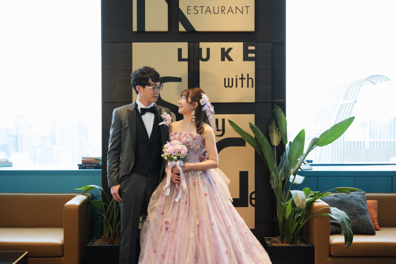 アートウォール前で