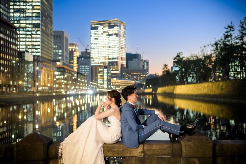 夜景と水辺の輝きで大人な雰囲気