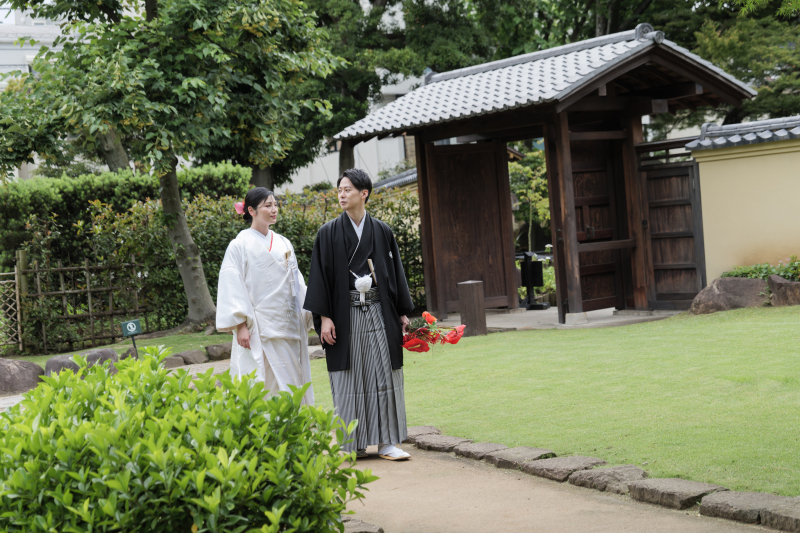 庭園を歩く、穏やかな午後