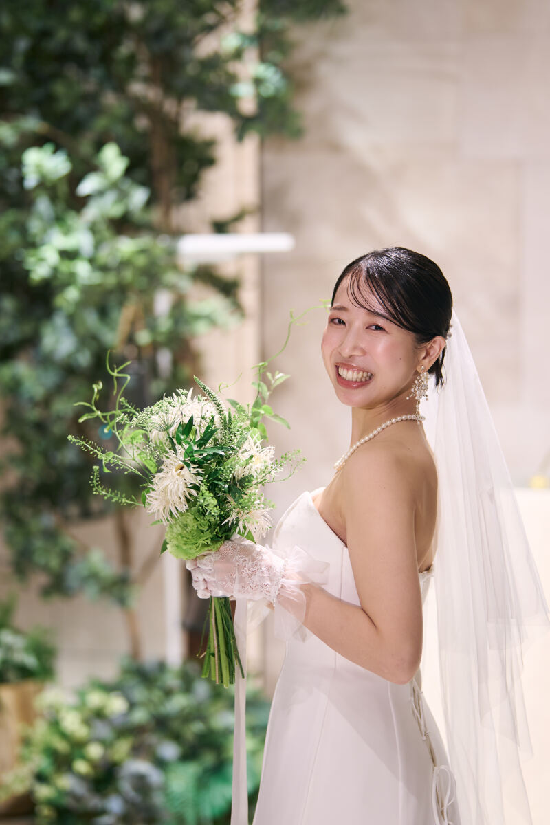 手元を彩る爽やかなブーケ