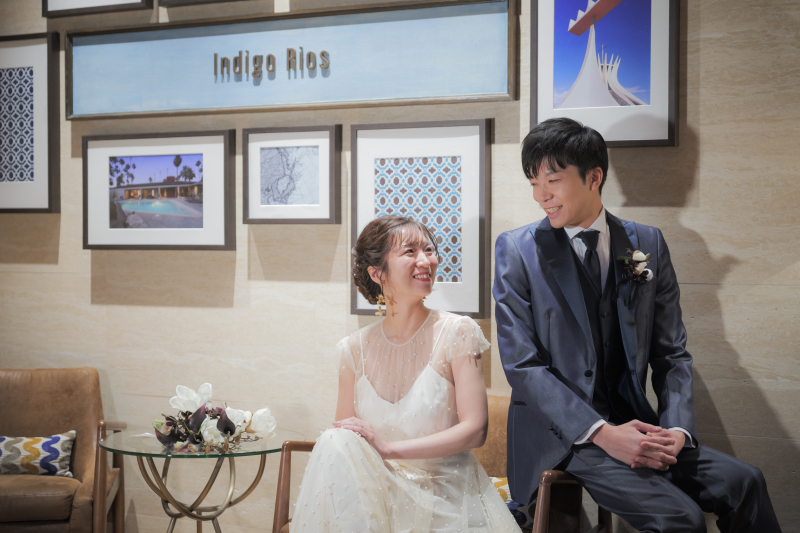 披露宴会場の前で