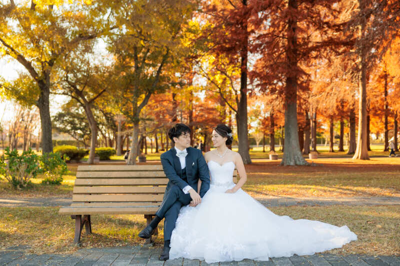 洋装×ロケーション、館内ロケーション