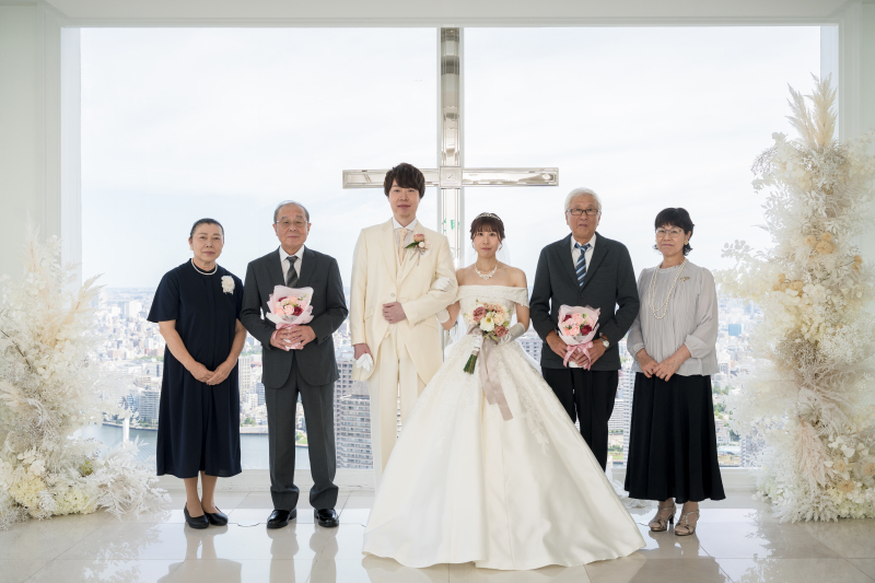 洋装×ロケーション、館内ロケーション