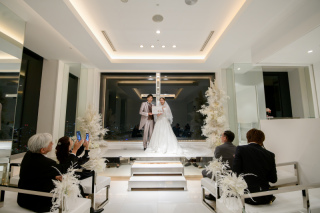 洋装&times;館内ロケーション