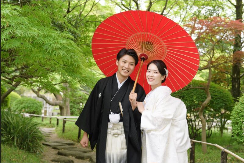 和傘を持って。