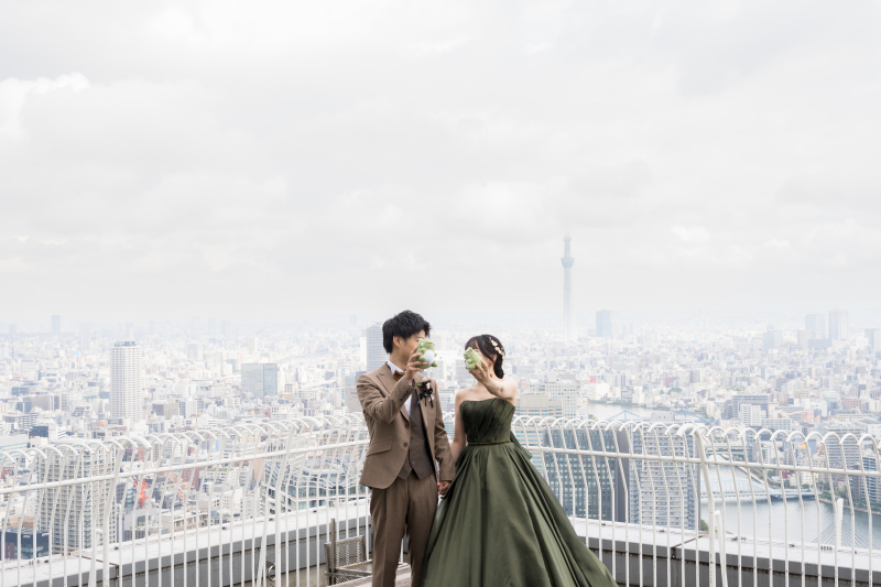 テラスで過ごすふたりの午後