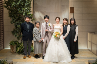 洋装×ロケーション、チャペル、ファミリーフォト