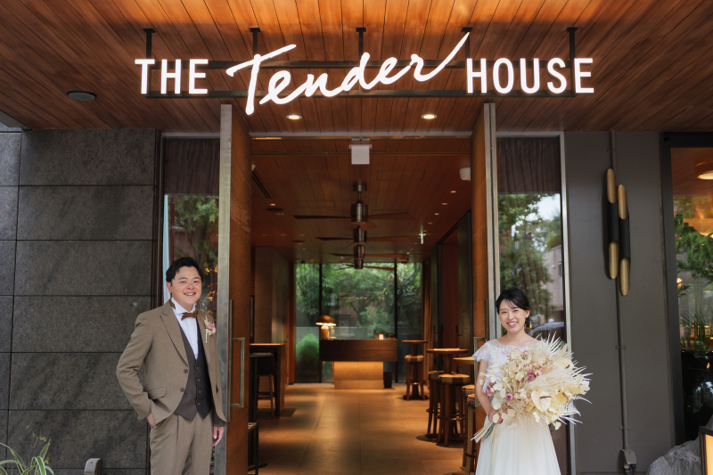 エントランスで