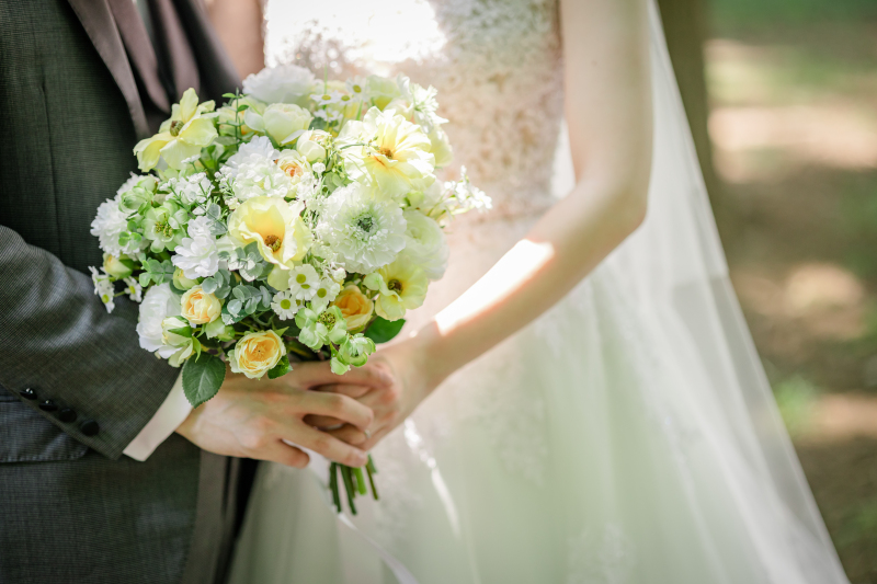 花嫁の幸せを象徴する花束