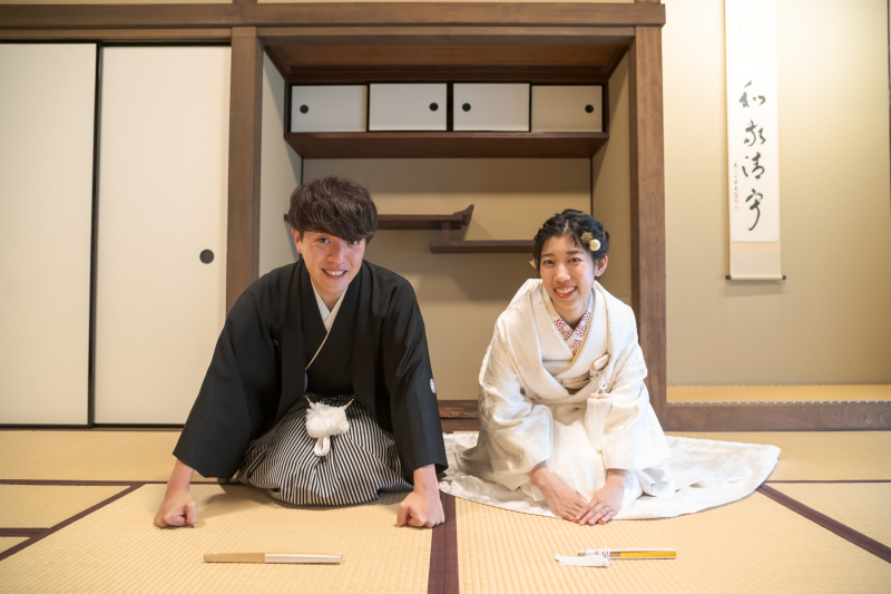 三つ指ショット！