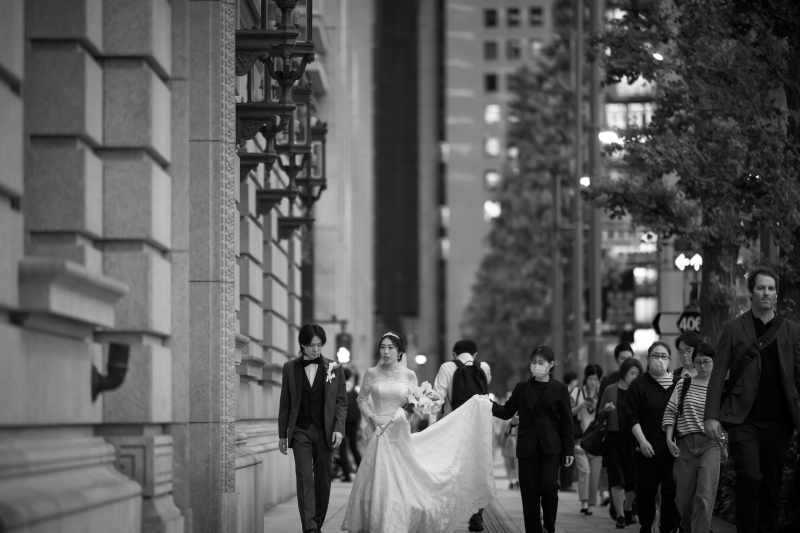 丸の内でお散歩デート撮影