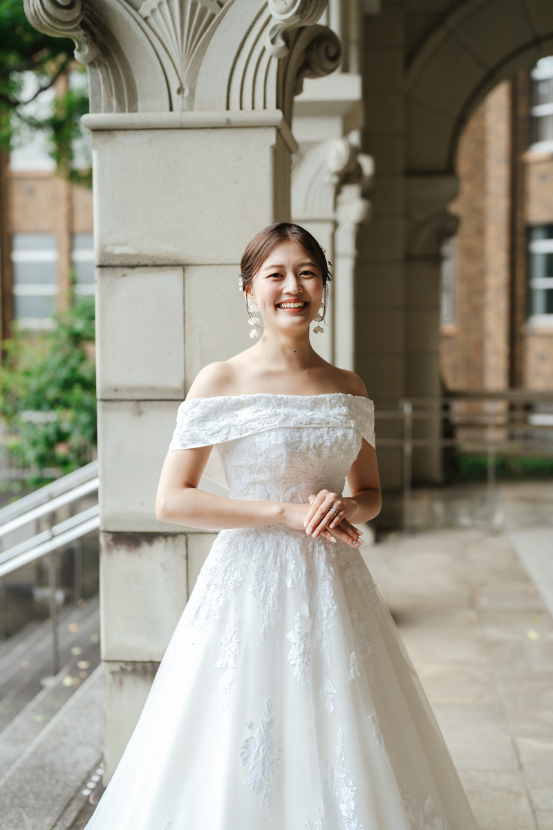 気品あれる新婦の穏やかな表情